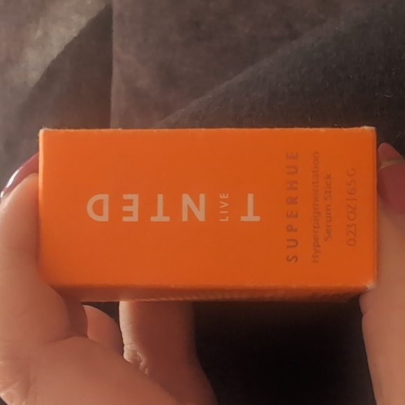 Live Tinted Superhue Hyperpigmentation Serum Stick 0.23oz - Picture 4 of 6